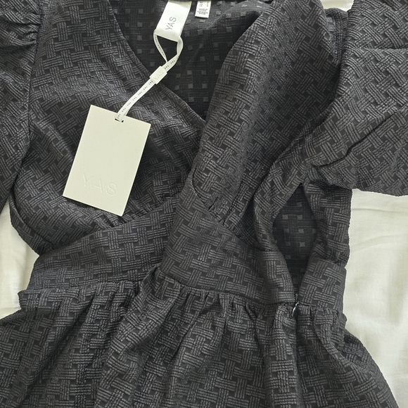 YAS Black Puff Sleeve Blouse Size S - Picture 4 of 10